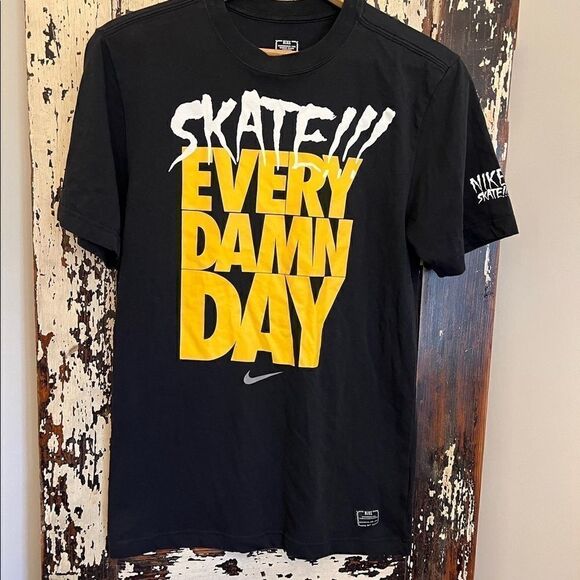 Nike Dri-fit skate every damn day! T-shirt. Size small. - Picture 1 of 7
